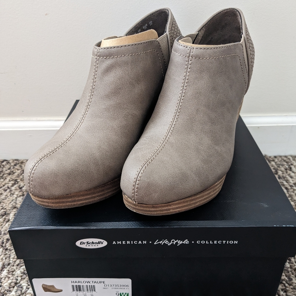 Dr. Scholl's Harlow taupe wedge